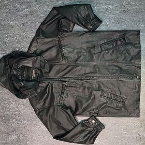 90s. Wilson's Genuine Leather jacket w/removable hood. Like-new. Men's Large.